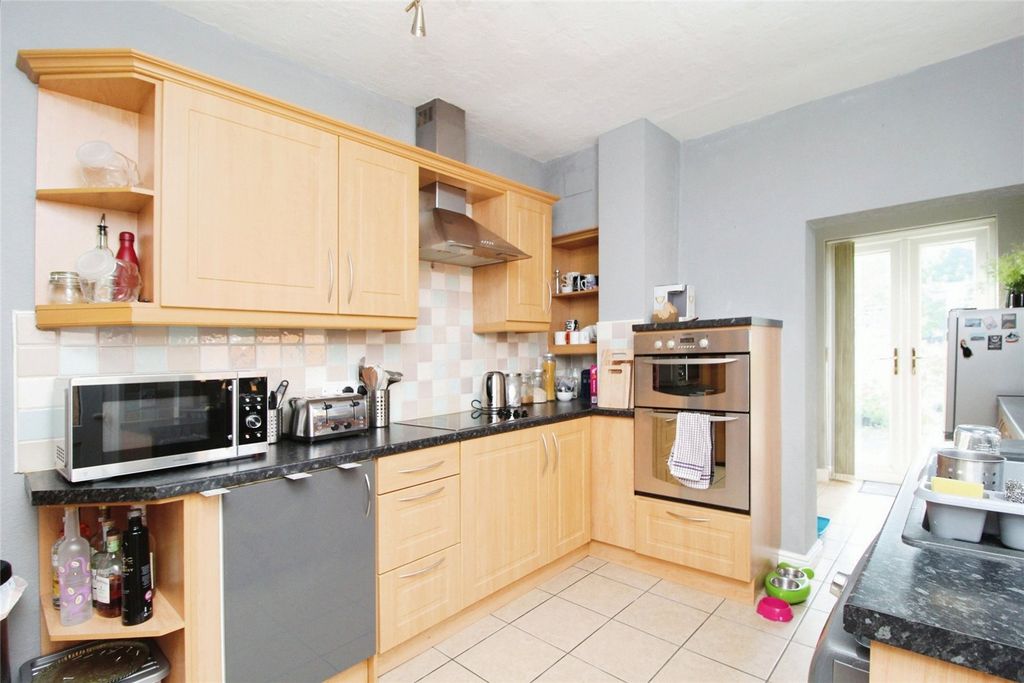 Property photo 2 of 24 Kitchen