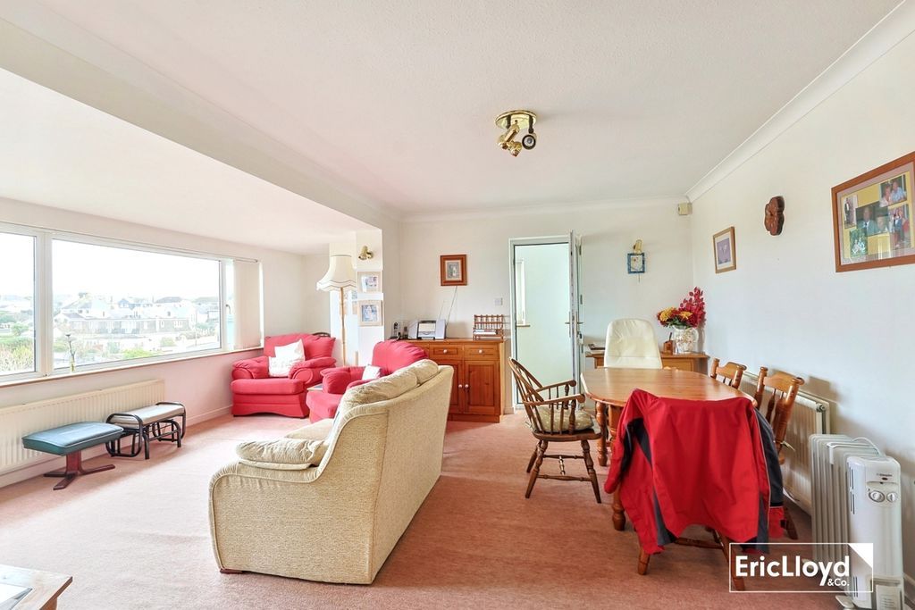 Property photo 3 of 20 Photo 21