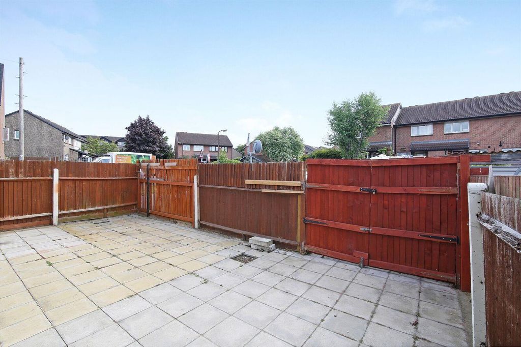 Property photo 2 of 10