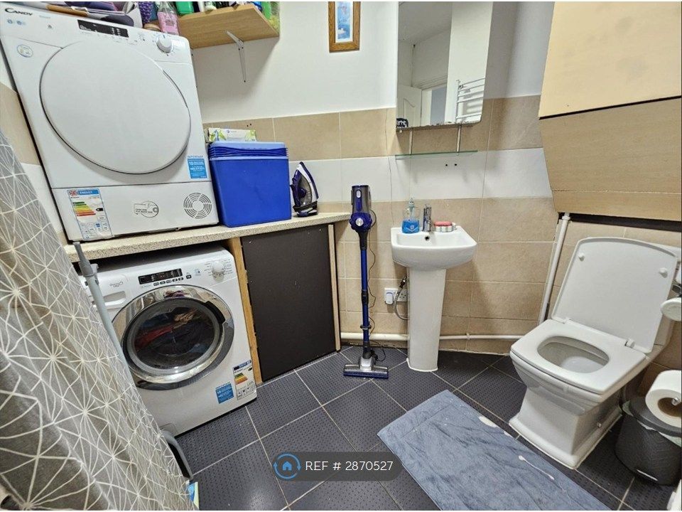 Property photo 3 of 12 Utility Room &amp; Extra Toilet