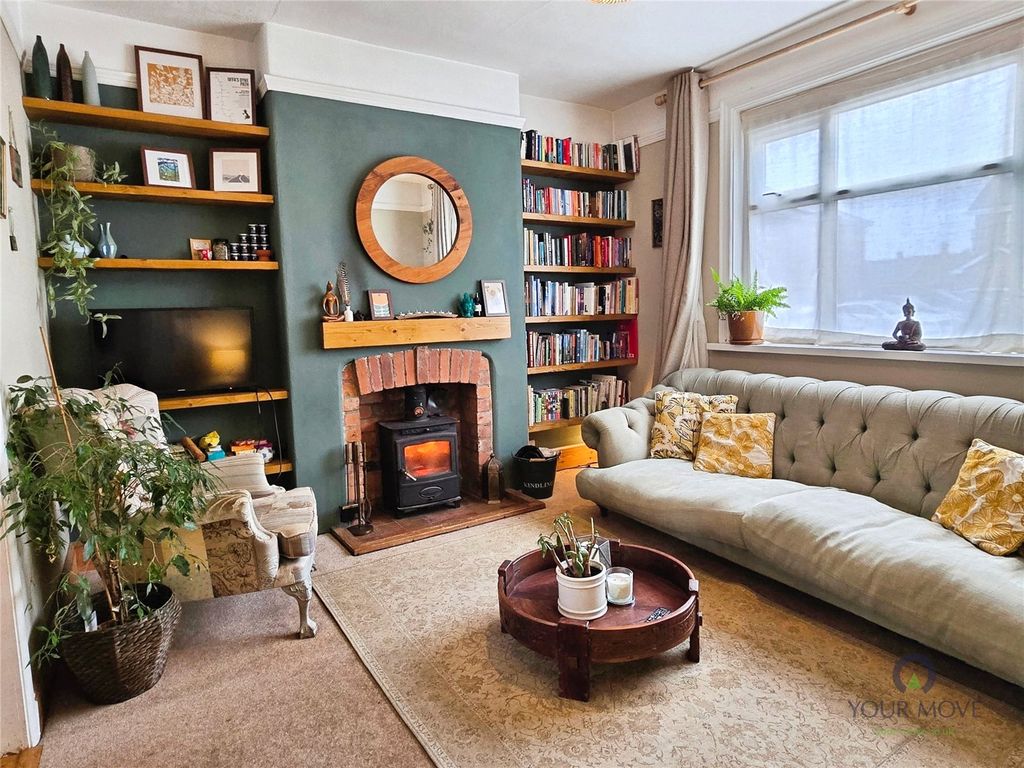 Property photo 1 of 26 Living Room