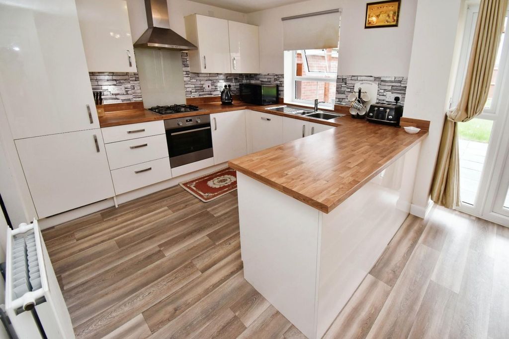 Property photo 2 of 18 Kitchen-Diner