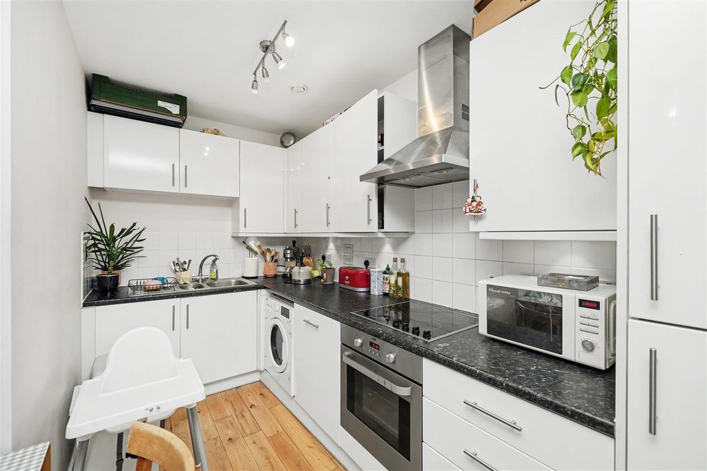 Property photo 3 of 14