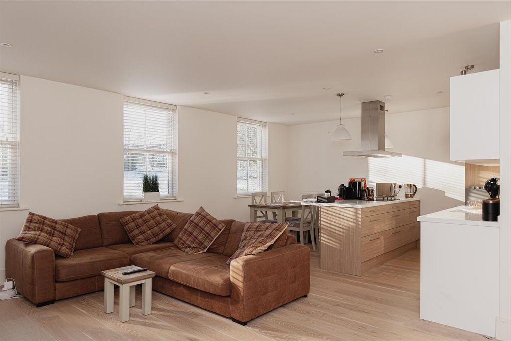 Property photo 2 of 11 1.Jpg