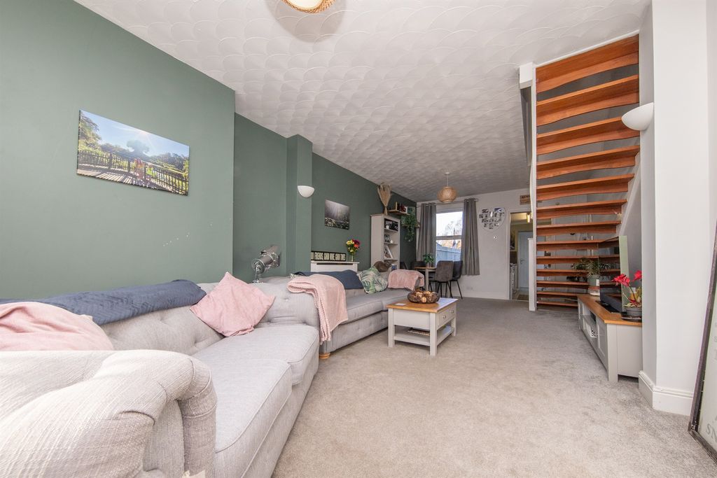 Property photo 3 of 21