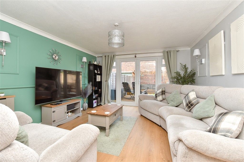 Property photo 2 of 10 Lounge