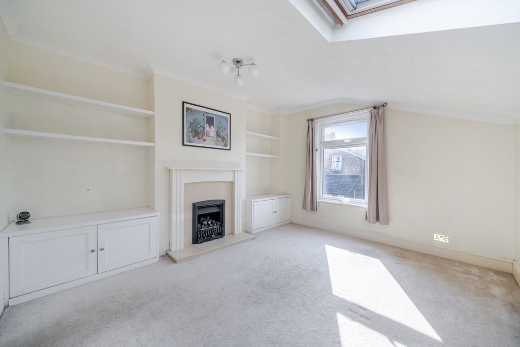 Property photo 2 of 9 1526412-1-6Abbbc8...