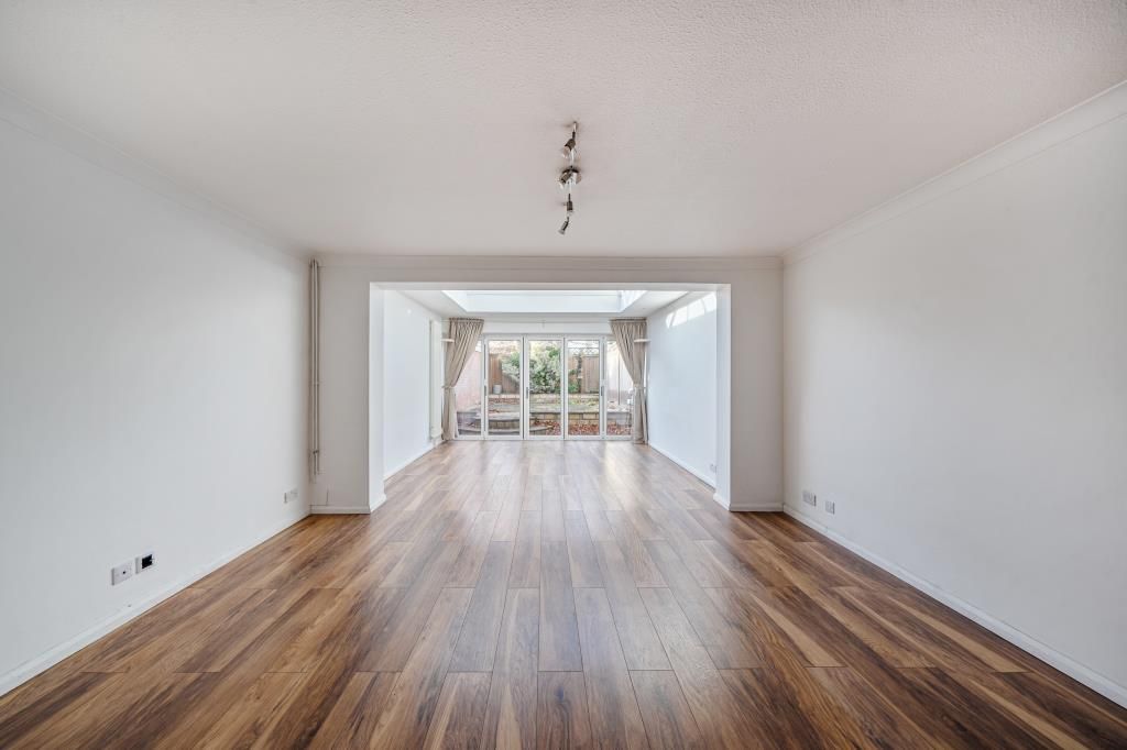 Property photo 3 of 24 Reception