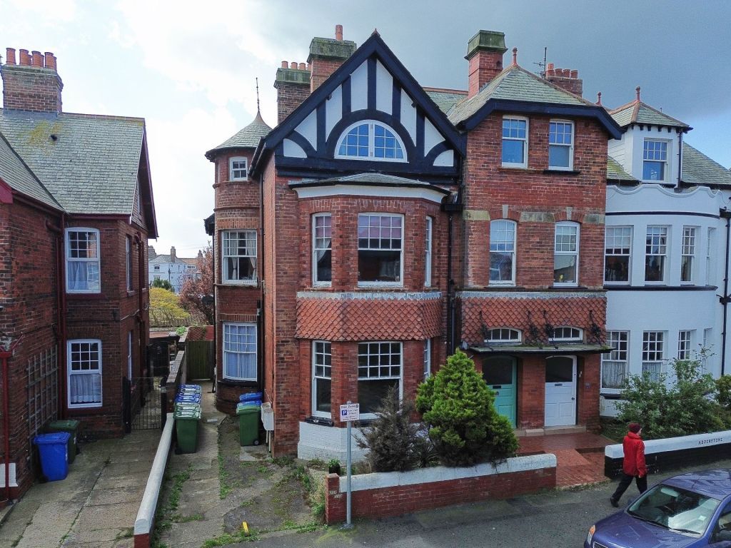 Property photo 1 of 12