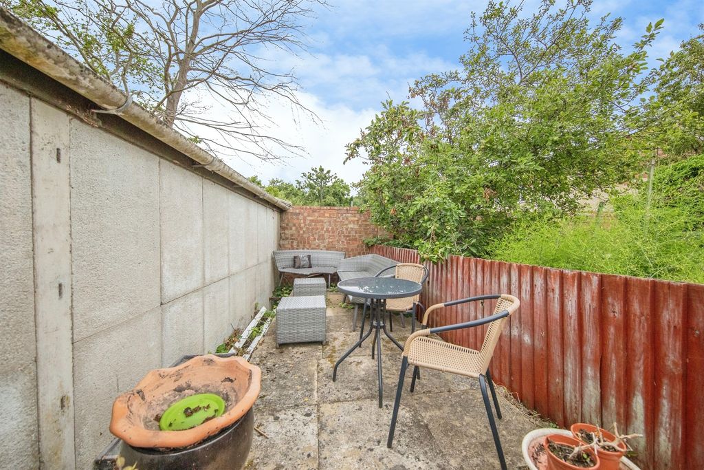 Property photo 3 of 6