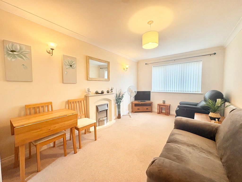 Property photo 2 of 4 Lounge