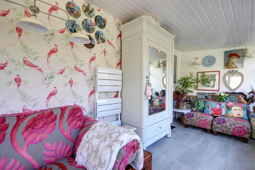 Property photo 3 of 22