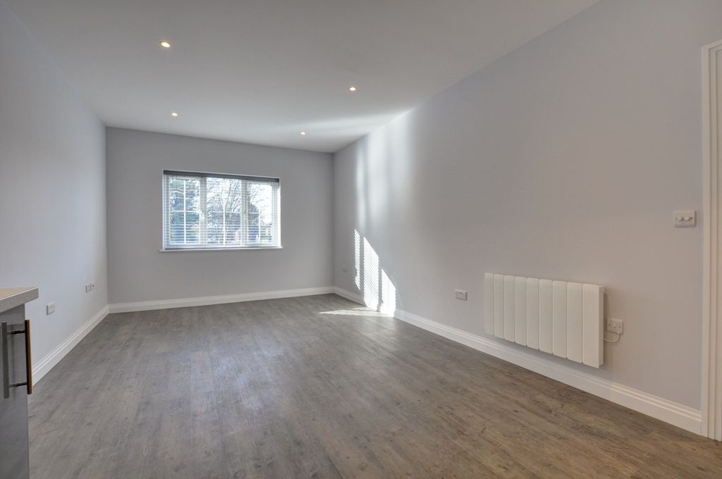 Property photo 3 of 10 30001724-Hr-3