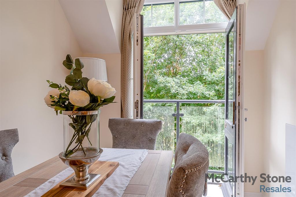 Property photo 3 of 46 8657245-Interior27.Jpg