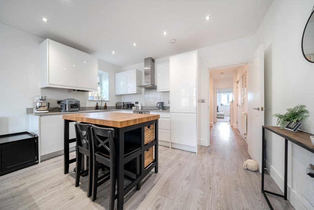 Property photo 3 of 16 3599815