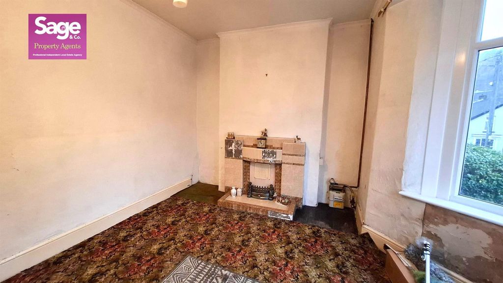 Property photo 2 of 24