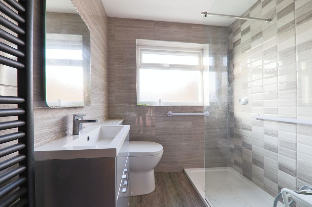 Property photo 3 of 7 3779997
