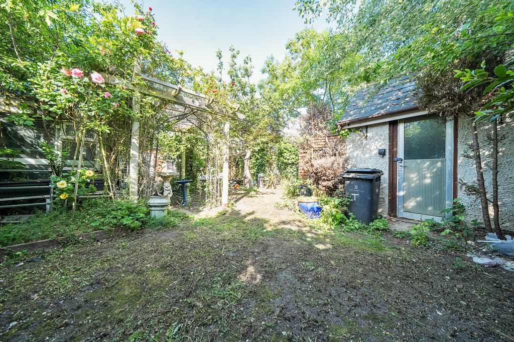 Property photo 2 of 10 Picture No. 16