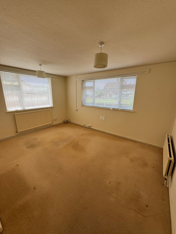 Property photo 2 of 6 Lounge