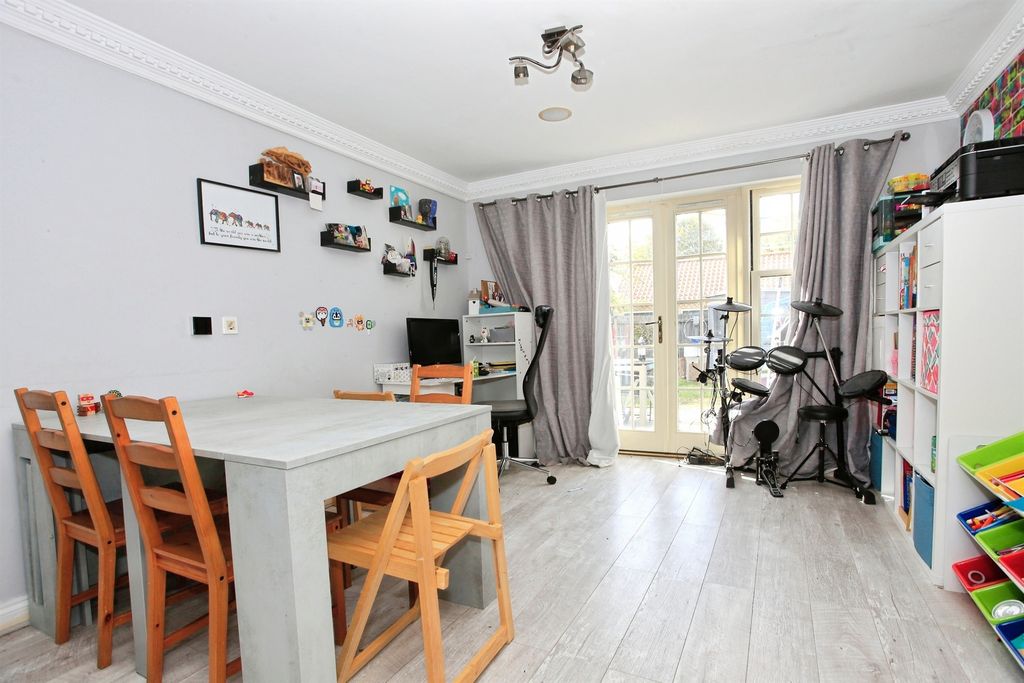 Property photo 3 of 16