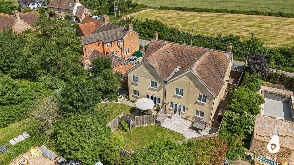 Property photo 2 of 25 5253994