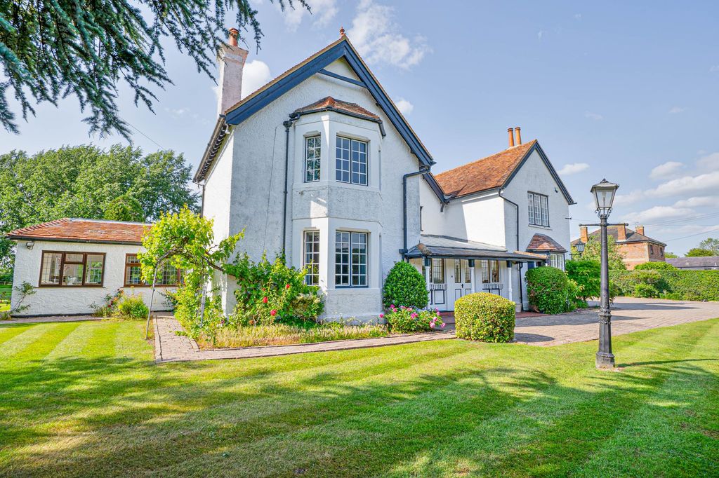 Property photo 1 of 44
