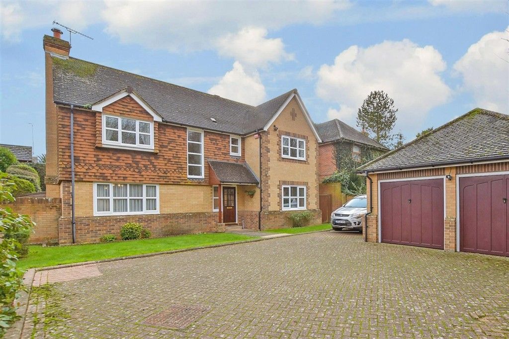 Property photo 1 of 15 Front (Web) - Yes