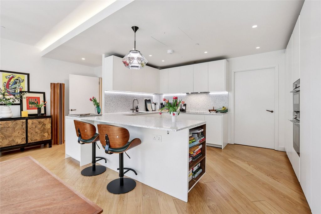 Property photo 2 of 20 Kitchen