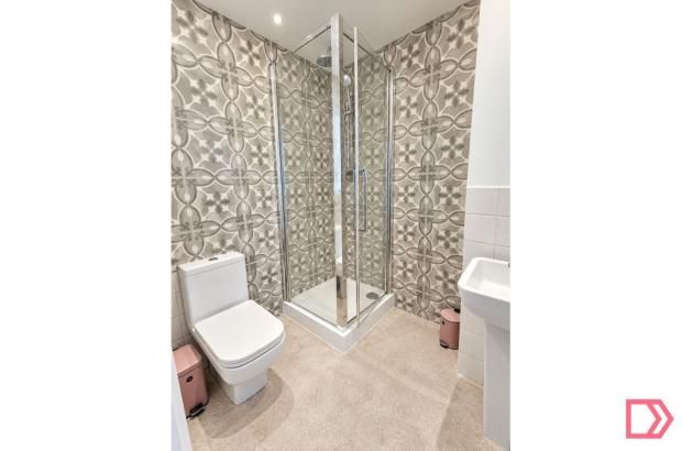 Property photo 2 of 10 Ensuite.Jpg