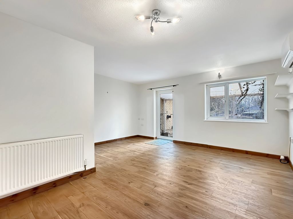 Property photo 2 of 16 c46Bda1Eb079A42F43Af4De00Cf90Ae5Df59A1Ff