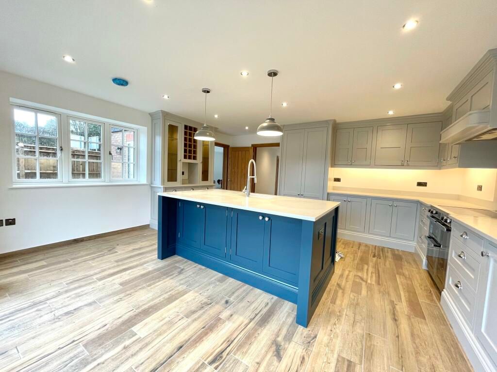 Property photo 2 of 12 Image