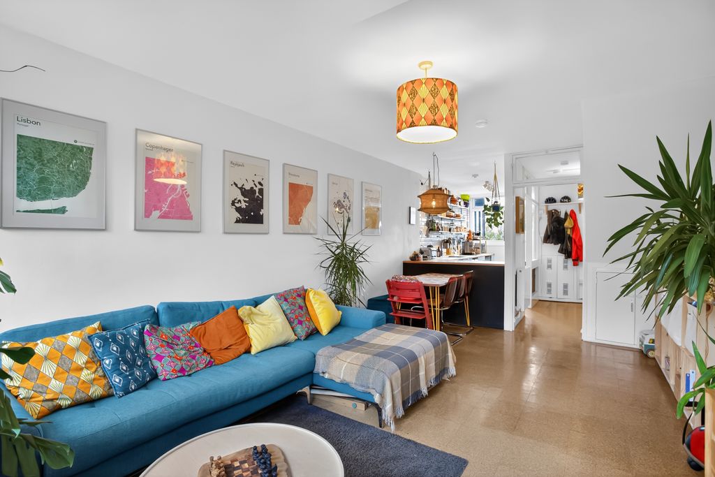 Property photo 3 of 16 Living / Dining Room