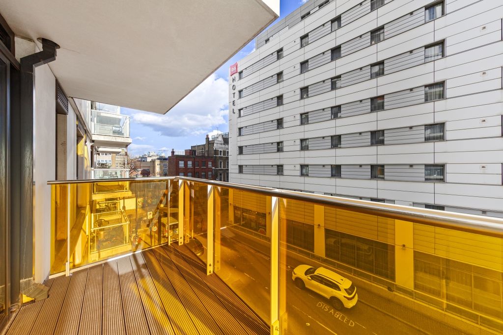 Property photo 2 of 12 Kensington Apartm...