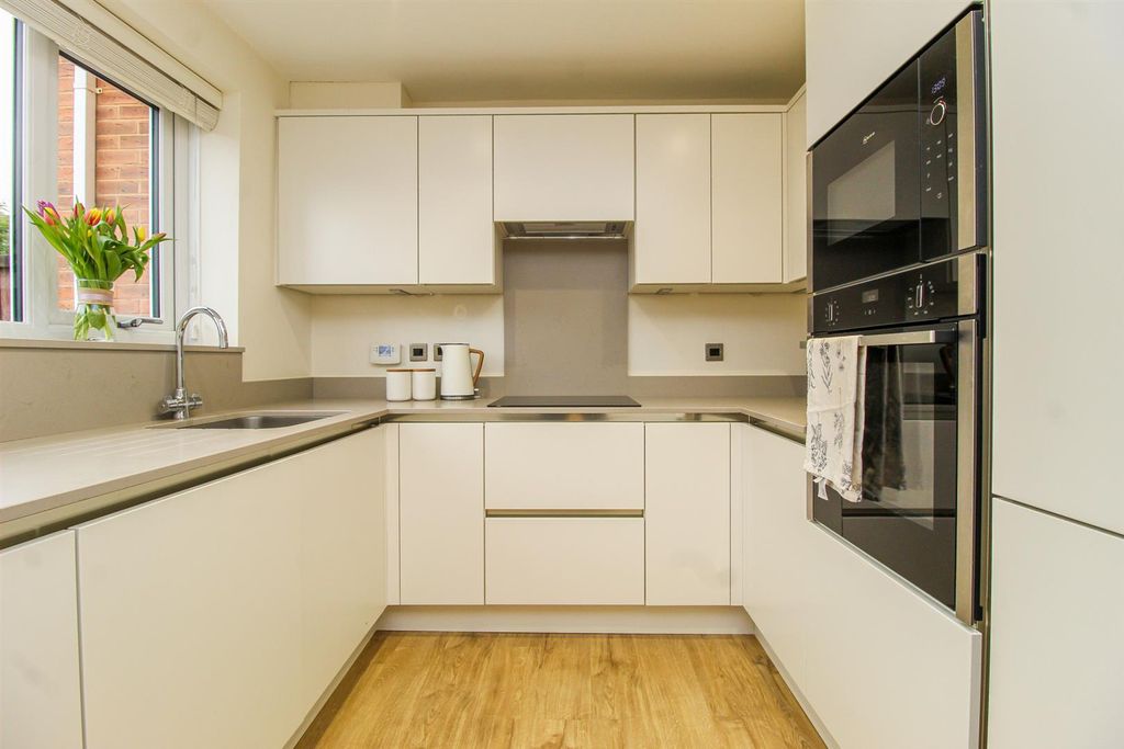 Property photo 3 of 12 Kitchen/Diner