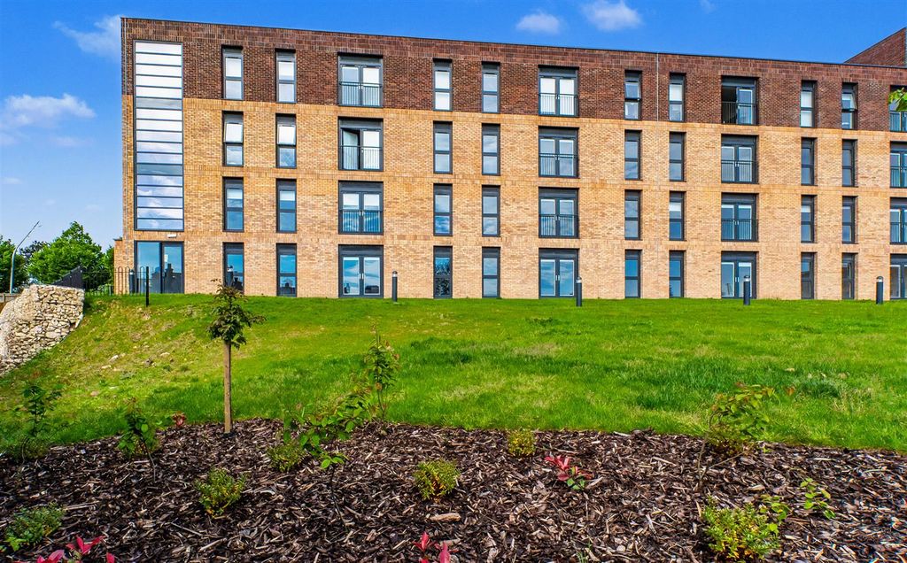 Property photo 1 of 12 Dsc_2104-Hdr-Edit.Jpg