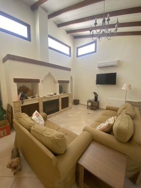 Property photo 3 of 38