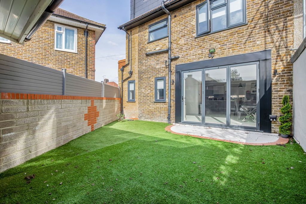 Property photo 3 of 18 Picture No. 19