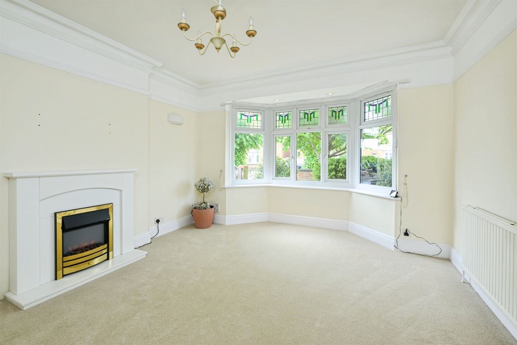 Property photo 3 of 21
