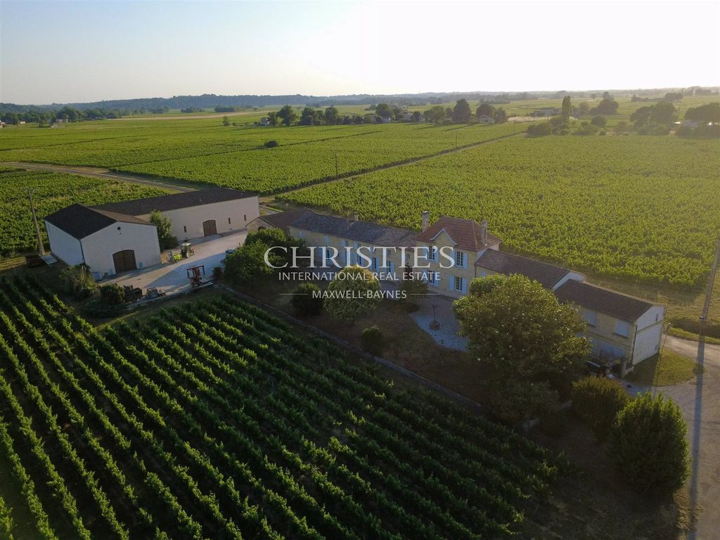 Property photo 1 of 5 A Magnificent Wine Estate In The Saint-Émilion Grand Cru Appellation