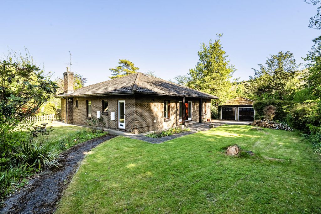 Property photo 1 of 18 Front (Exterior)
