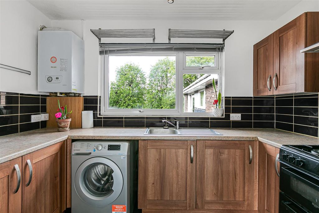Property photo 3 of 9 3_81664.Jpg