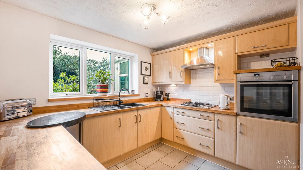 Property photo 3 of 31 4597307