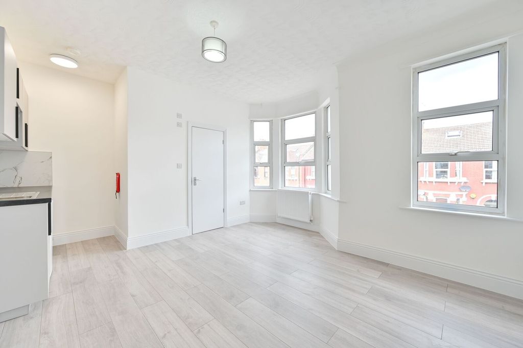 Property photo 1 of 4
