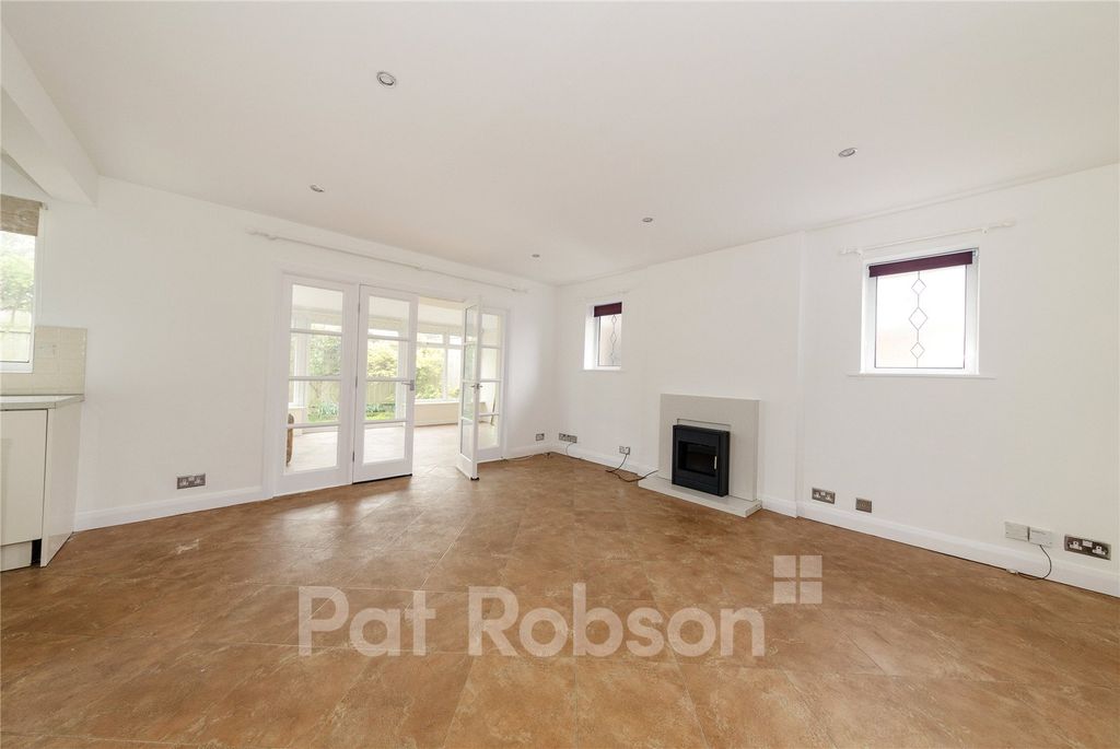 Property photo 3 of 15 Picture 3