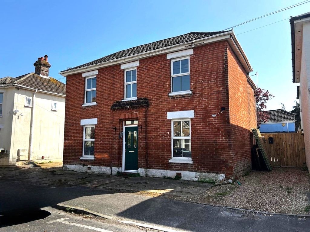Property photo 1 of 21