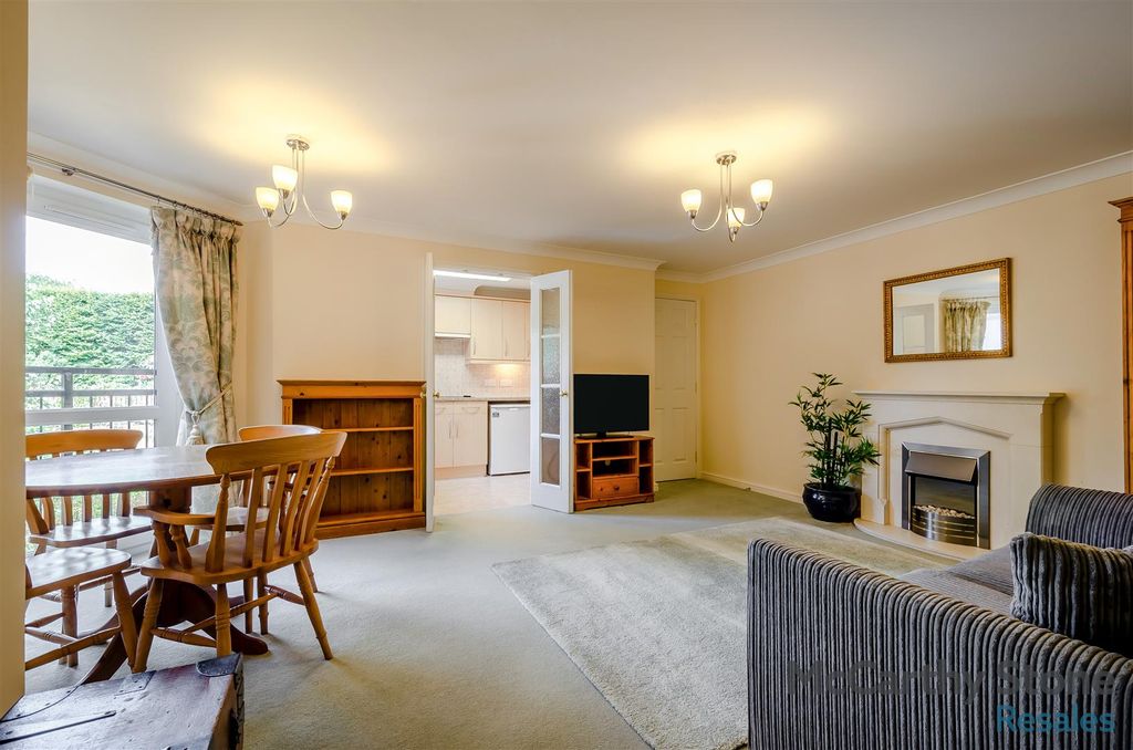 Property photo 3 of 36 8700414-Interior06.Jpg