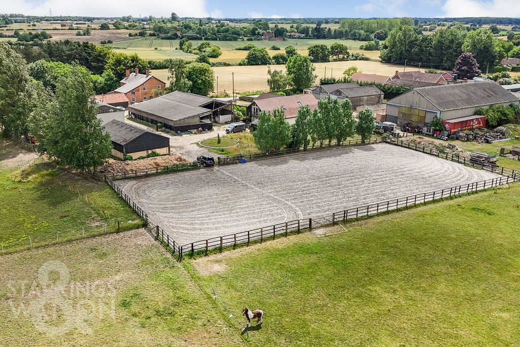 Property photo 2 of 49