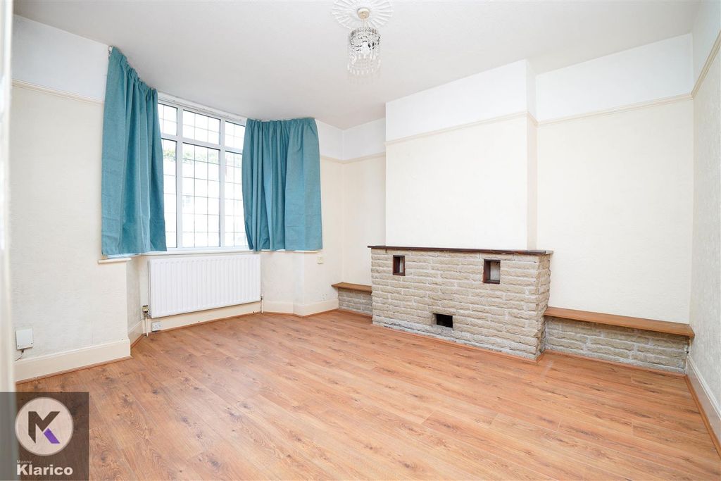 Property photo 2 of 21 Photo.Jpg