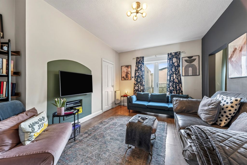 Property photo 2 of 17