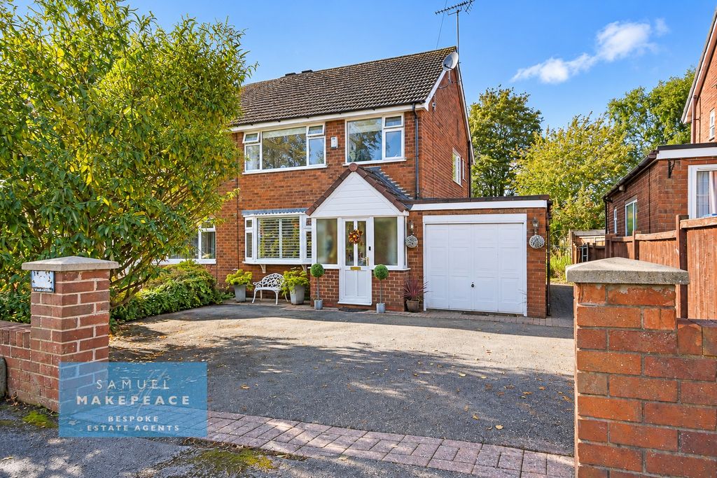 Property photo 1 of 22 Three Bedroom Semi Detached Property With Conservatory Extension